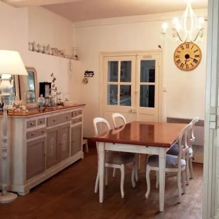 Holiday home House At The Foot Of The Castle Of