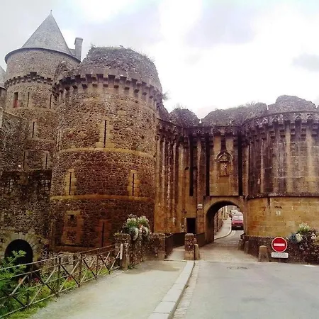 Holiday home House At The Foot Of The Castle Of *